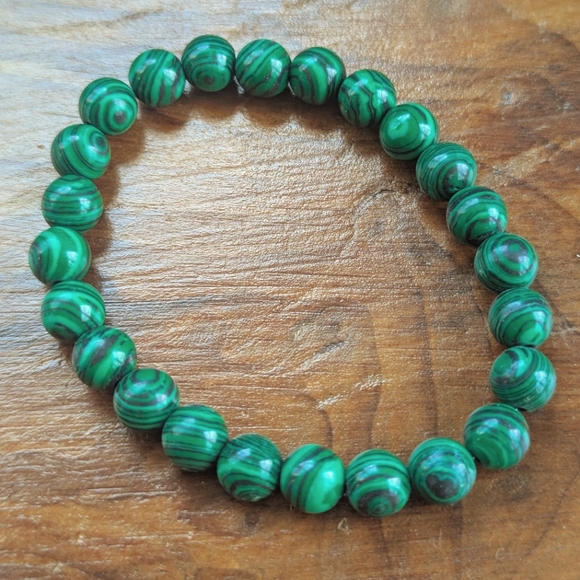 Bundle Of Two Stretch Bracelets, 1 Green/Black, 1 White/Black - Picture 4 of 5